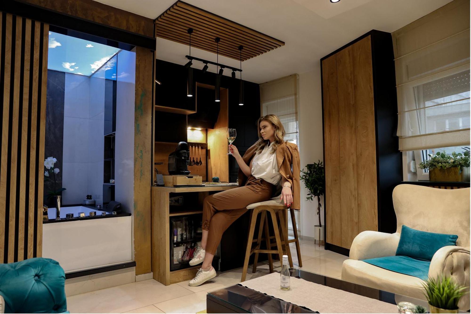 Design Apartment Platinium Spa Lux 5 Star "Havana" Completely Private Wellness & Spa Free Included Sauna & Jacuzzi & Salt Wall & Fire Place & 3D Ceilings & Business Wifi & Netflix & Keyless Code Entry & Full Smart App & Secure 2 Parking Place Ćuprija Exterior foto